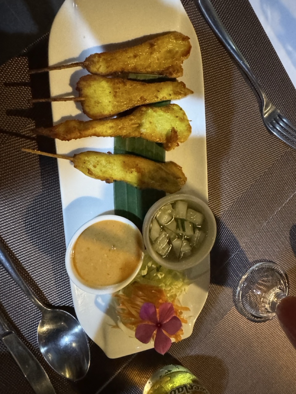 Fried Mekong fish skewers. Eat them while they're hot.