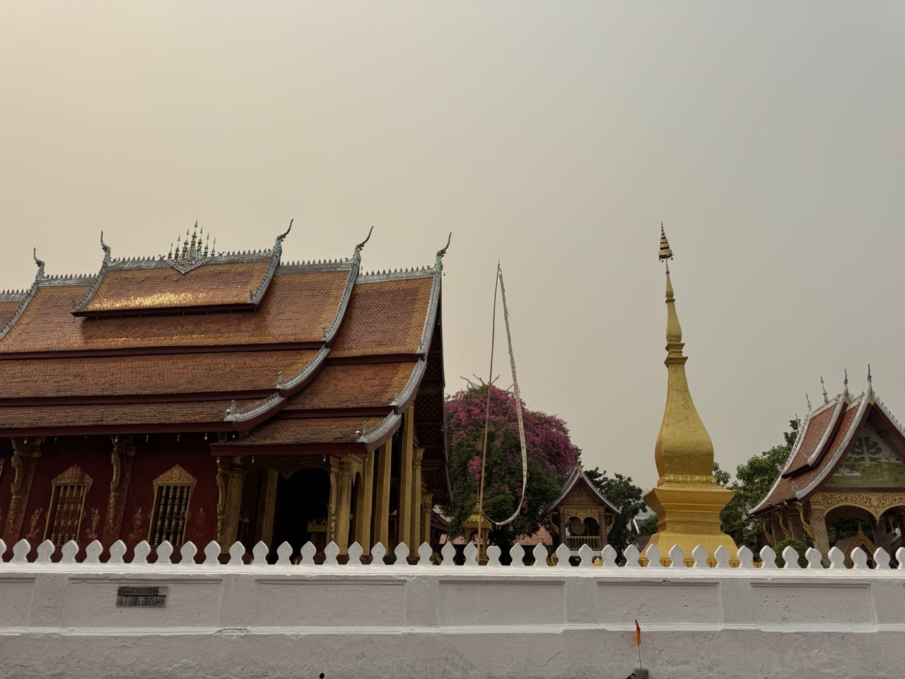 Wat Sensoukharam, gold stupa.