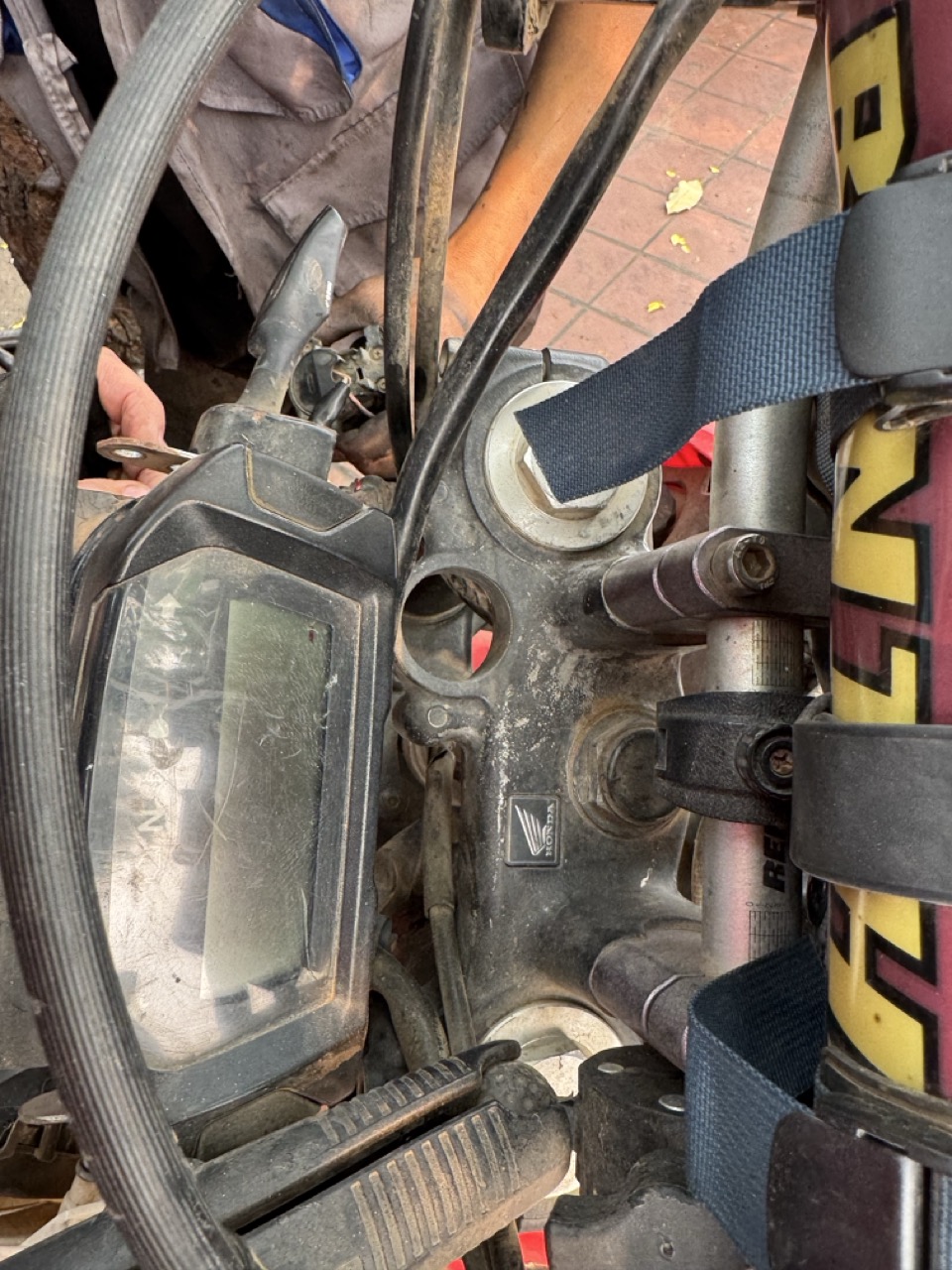 The broken headlight, close up. Cosmetic.
